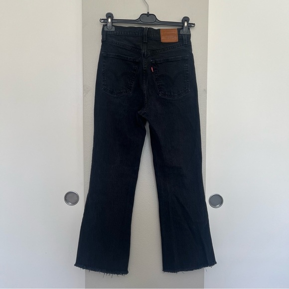 Levi’s Big E Premium Ribcage Crop Flare – High Waisted – Black – Size 25 - Picture 6 of 14